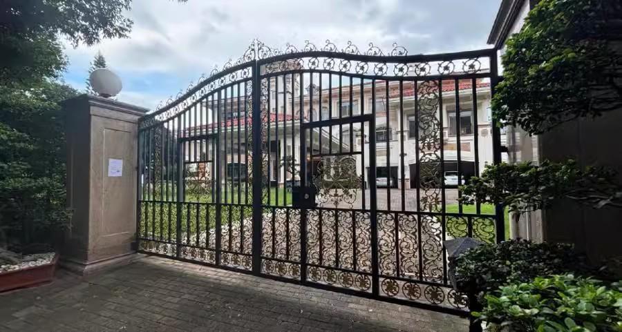 壕横捡漏1.4个亿观澜湖高尔夫大宅蔓菲亚豪墅法拍房深圳龙华3折起拍-第4张图片-法拍在线官网