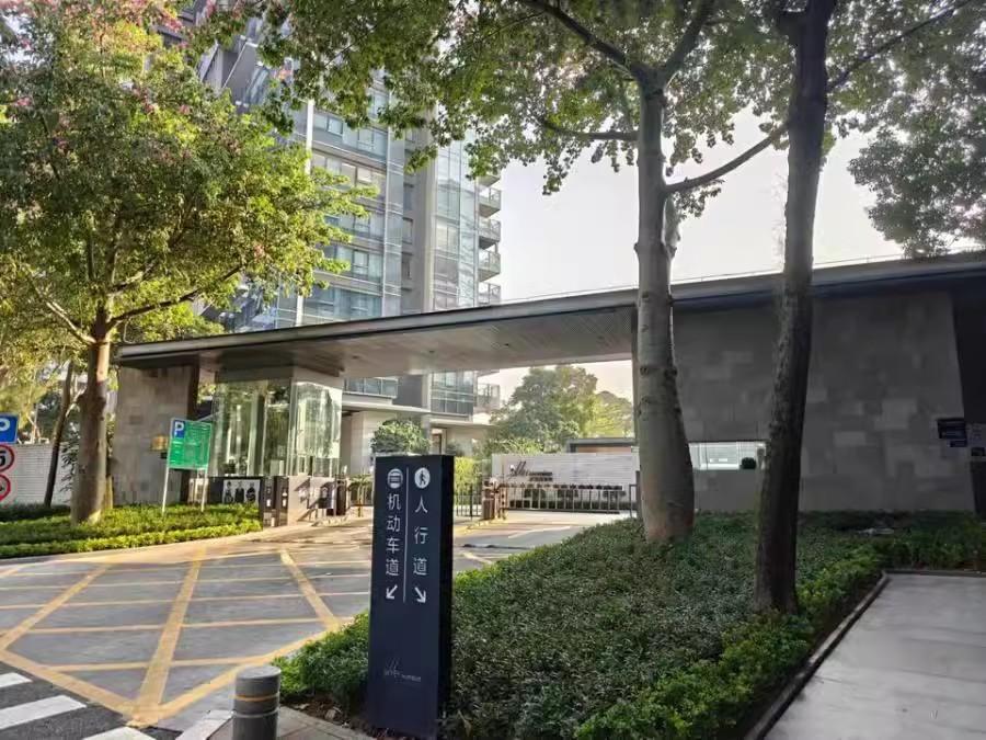 法拍房捡漏1.08亿华侨城波托菲诺天鹅湖花园643㎡顶复湖景抢占深圳名流圈层-第4张图片-法拍在线官网