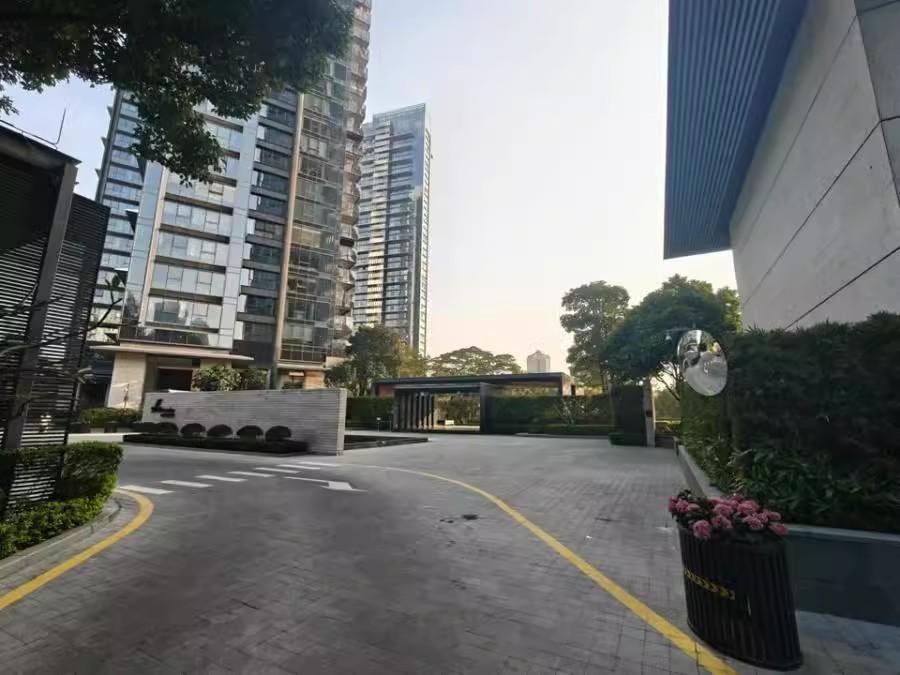 法拍房捡漏1.08亿华侨城波托菲诺天鹅湖花园643㎡顶复湖景抢占深圳名流圈层