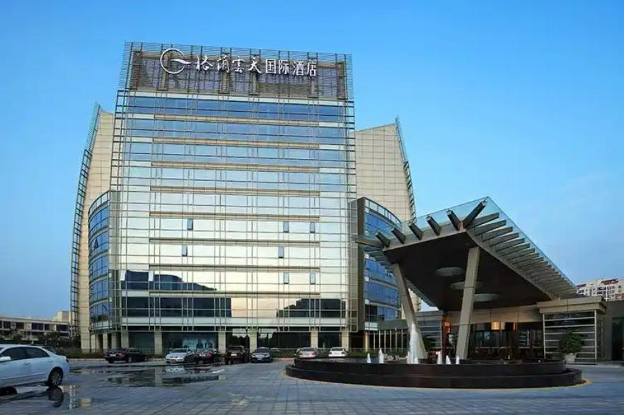深圳市龙华区观澜街道中心区格兰云天大酒店债权投资