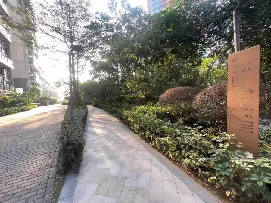 深圳龙华地铁口超值法拍房港铁天颂叠墅1089万起拍顶级配套与性价比兼得-第14张图片-法拍在线官网