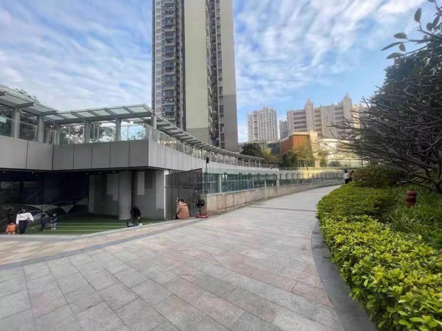 深圳龙华地铁口超值法拍房港铁天颂叠墅1089万起拍顶级配套与性价比兼得-第12张图片-法拍在线官网