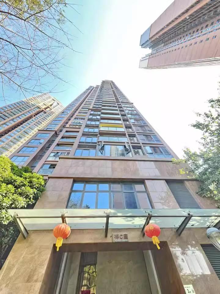 深圳宝安双顶级梯队书包中粮紫云花园高层大户法拍房直省220万起拍
