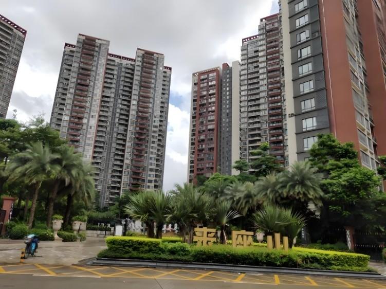 承翰来座山法拍房省270万深圳龙岗布吉核心慢城四期多维优势一览无余