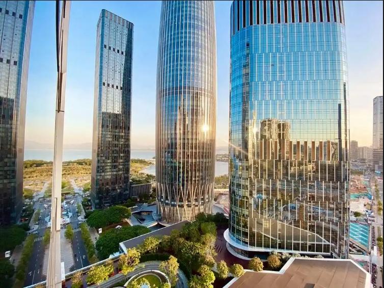 深圳后海超总春笋齐肩柏瑞花园法拍房一线海景与高端品位稀缺同辉