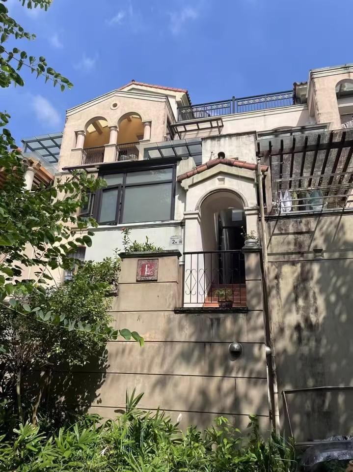 价值飙升深圳法拍房市场惊现稀缺难遇的三套复式别墅资源5.1折解锁-第14张图片-法拍在线官网