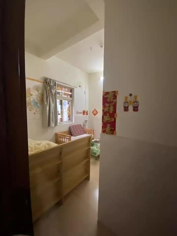 可租可住可规划！深圳宝安翻身4层私宅法拍房422㎡实用空间+成熟出租配套-第8张图片-法拍在线官网