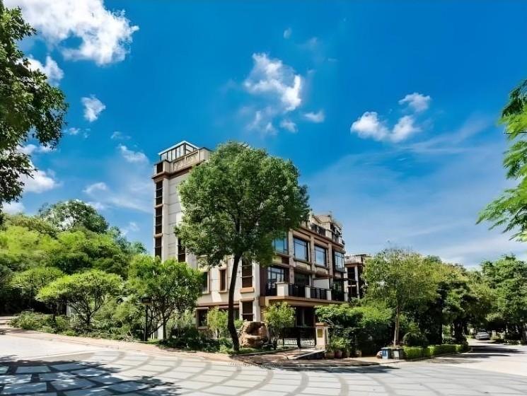 限墅令后！4.9折捡漏龙华观湖园双拼法拍房可拓空间4层结构深圳簇新纯墅