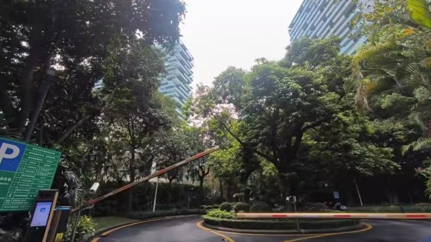 顶豪市场的价格盲盒深湾超总旁红树西岸法拍房高尔夫与海的双重资产全解析-第5张图片-法拍在线官网