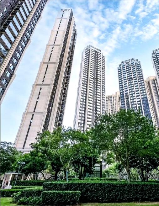 民治核心区深圳北站龙华金茂府次新法拍房7折捡漏的投资逻辑