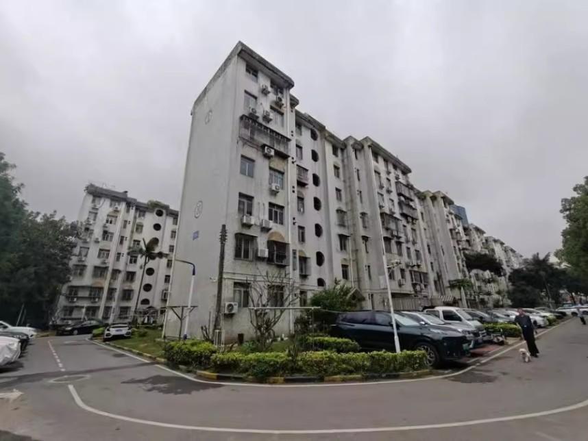 深圳南山区300万起四大优质法拍房地段价值与居住属性全解析-第12张图片-法拍在线官网
