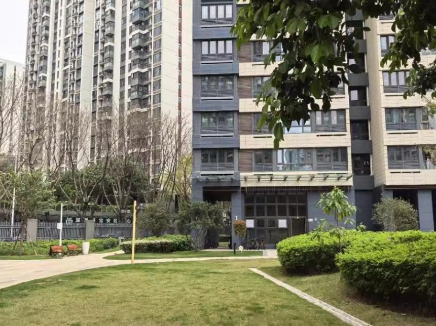 深圳宝安西乡核心区法拍房次新板楼/满五精装/双拼大宅3件套全明户型解析-第11张图片-法拍在线官网