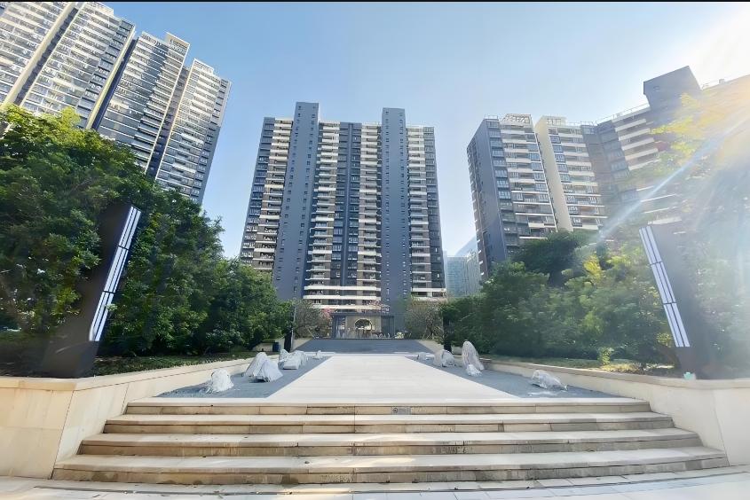 深圳宝安西乡核心区法拍房次新板楼/满五精装/双拼大宅3件套全明户型解析